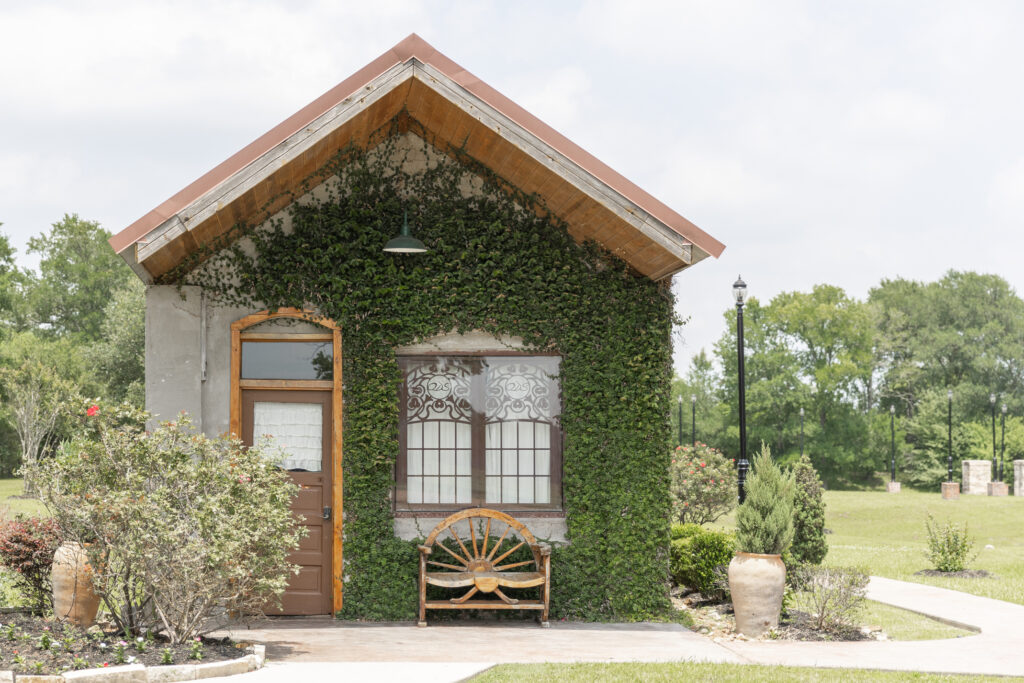 olde dobbin station wedding bridal suite